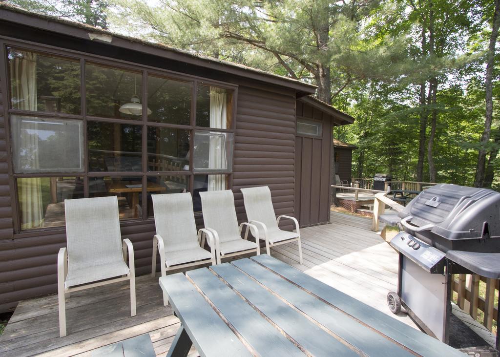 The Pines Cottage Resort Oxtongue Lake Exterior foto