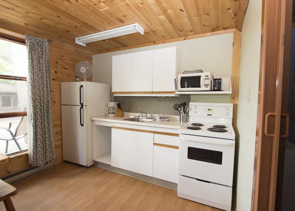 The Pines Cottage Resort Oxtongue Lake Exterior foto