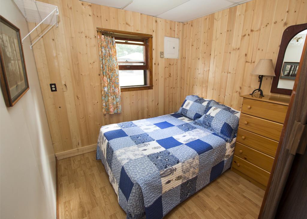 The Pines Cottage Resort Oxtongue Lake Exterior foto