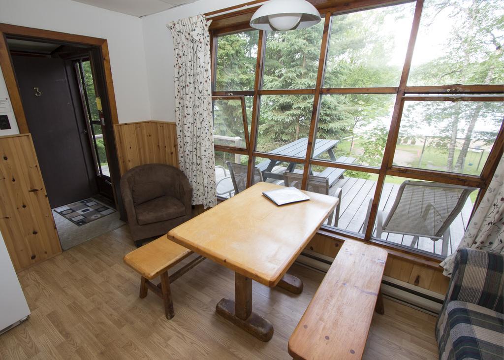 The Pines Cottage Resort Oxtongue Lake Exterior foto