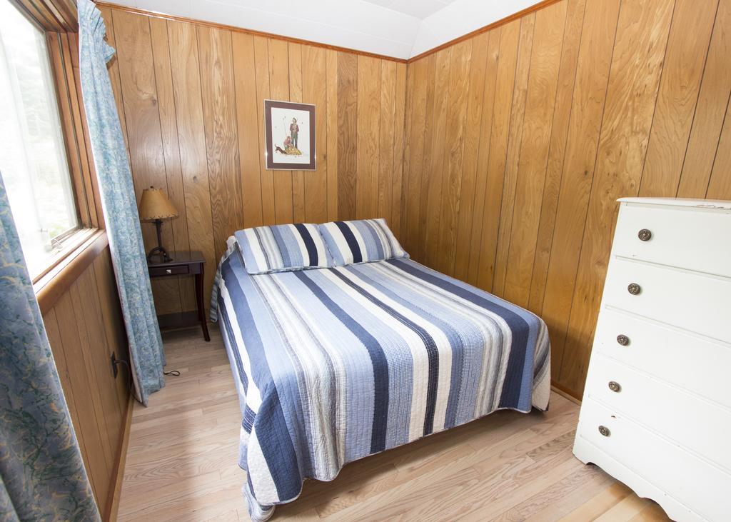 The Pines Cottage Resort Oxtongue Lake Exterior foto